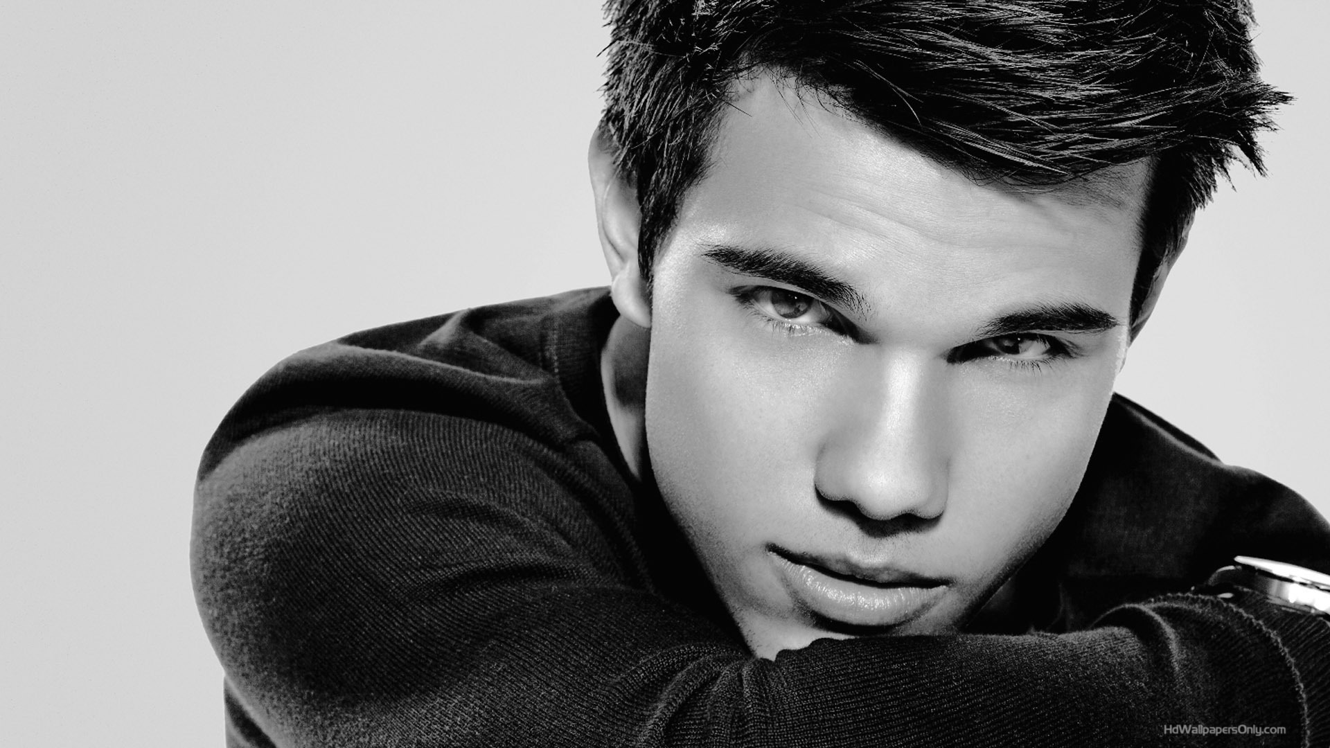 Taylor Lautner Wallpaper Image Photos Pictures Background