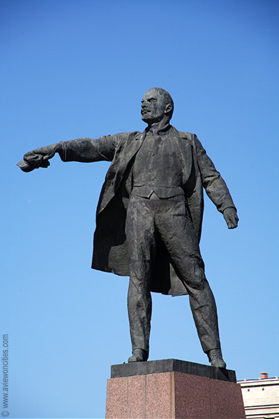 Lenin Statue Moskovskaya Square Stpetersburg Pictures Wallpapers 400x600