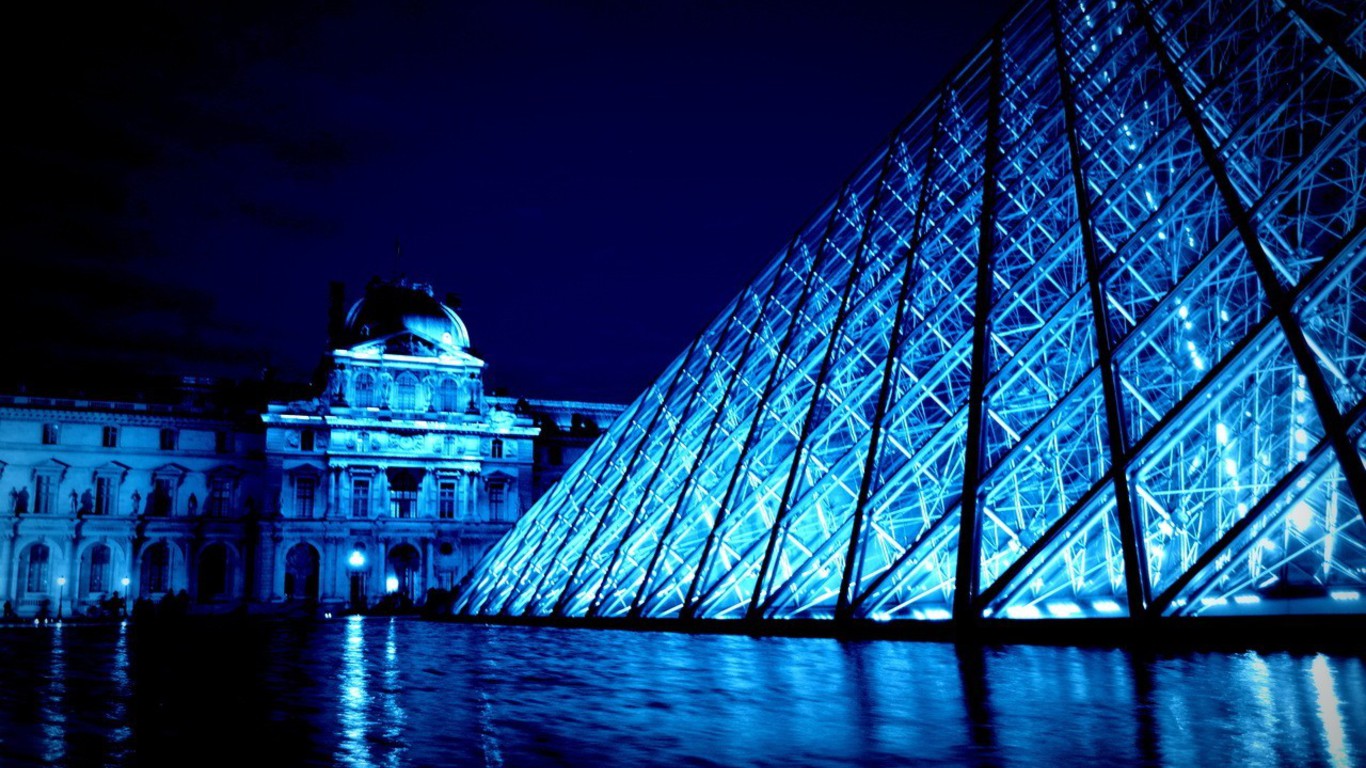 Paris Louvre Museum Pyramid Wallpaper Allwallpaper In