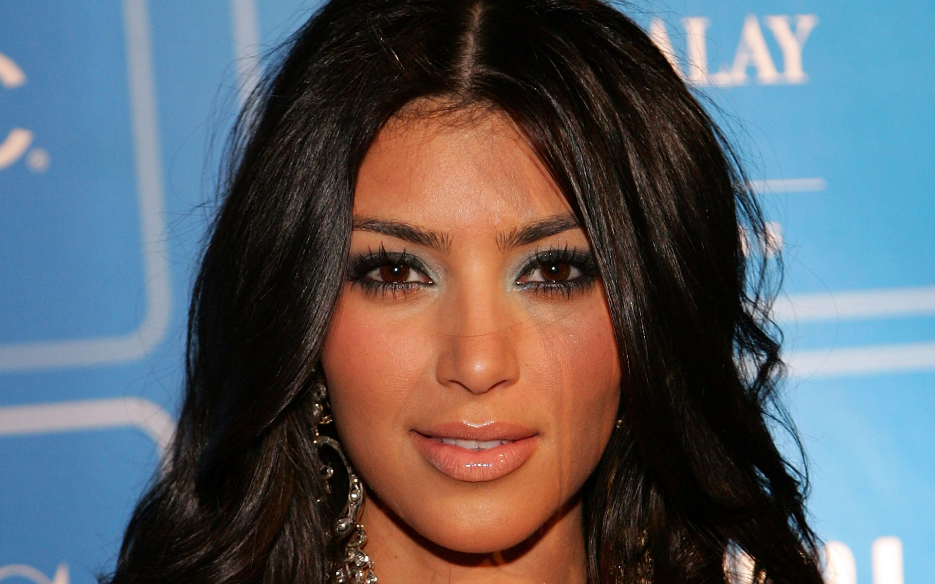 Kim Kardashian Face Wallpaper