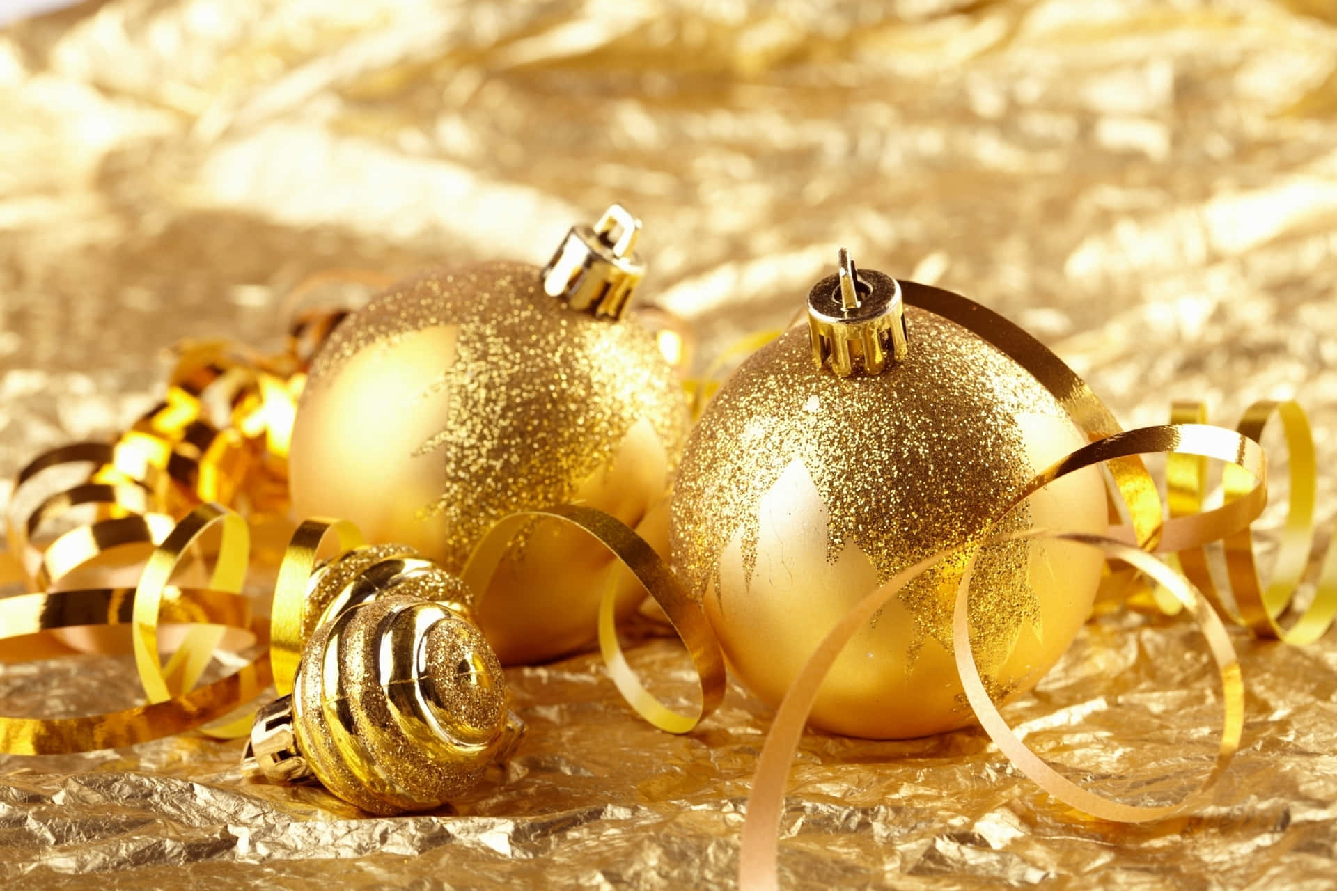 Gold Christmas Wallpaper