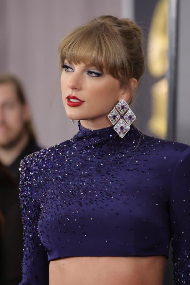 Taylor Swift Wore A Midnights Inspired Look To The Grammys