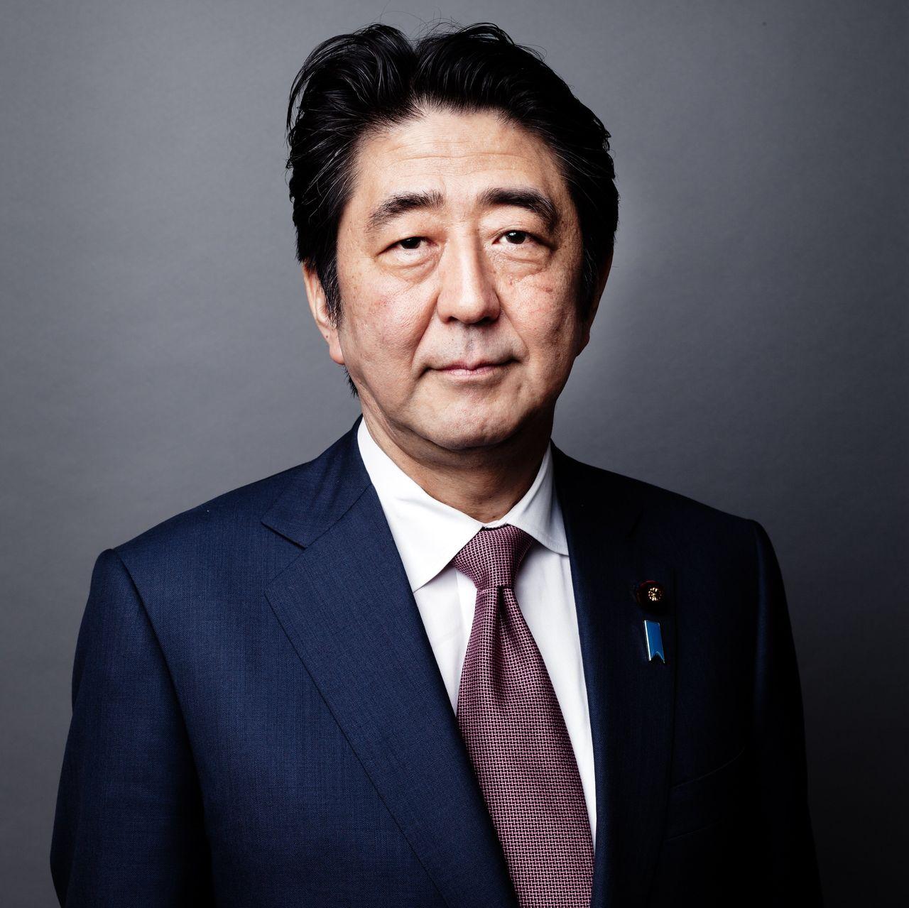 Japan S Shinzo Abe Championed Economy Revival Bolstered