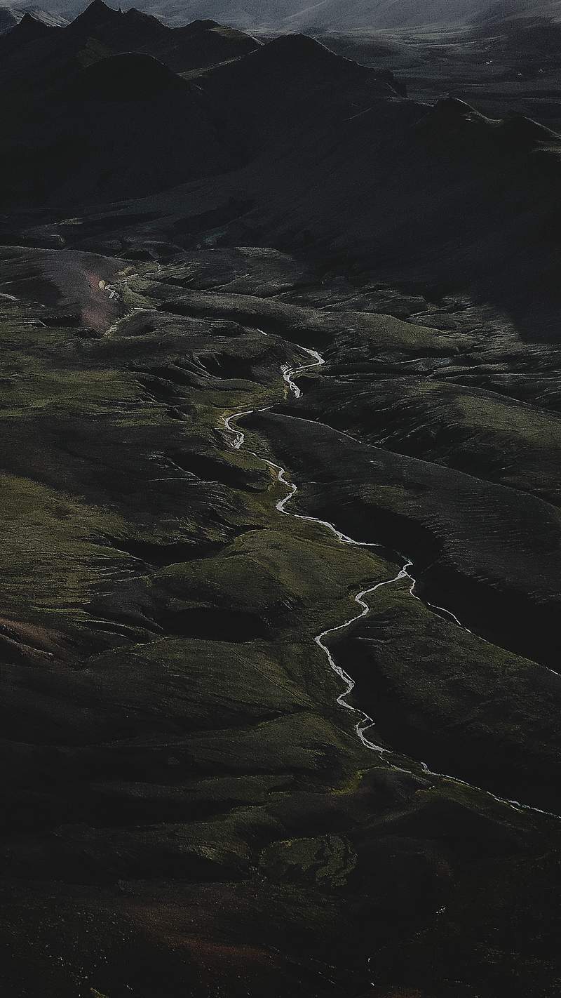 iPhone Wallpaper Dark