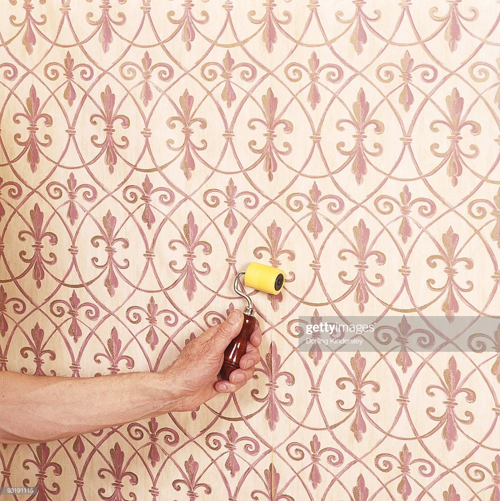 Smoothing Edges Of Two Lengths Patterned Wallpaper Using Paint