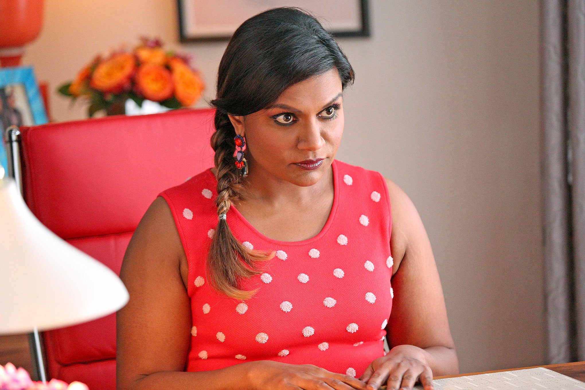 Mindy Kaling Wallpaper Image Photos Pictures Background