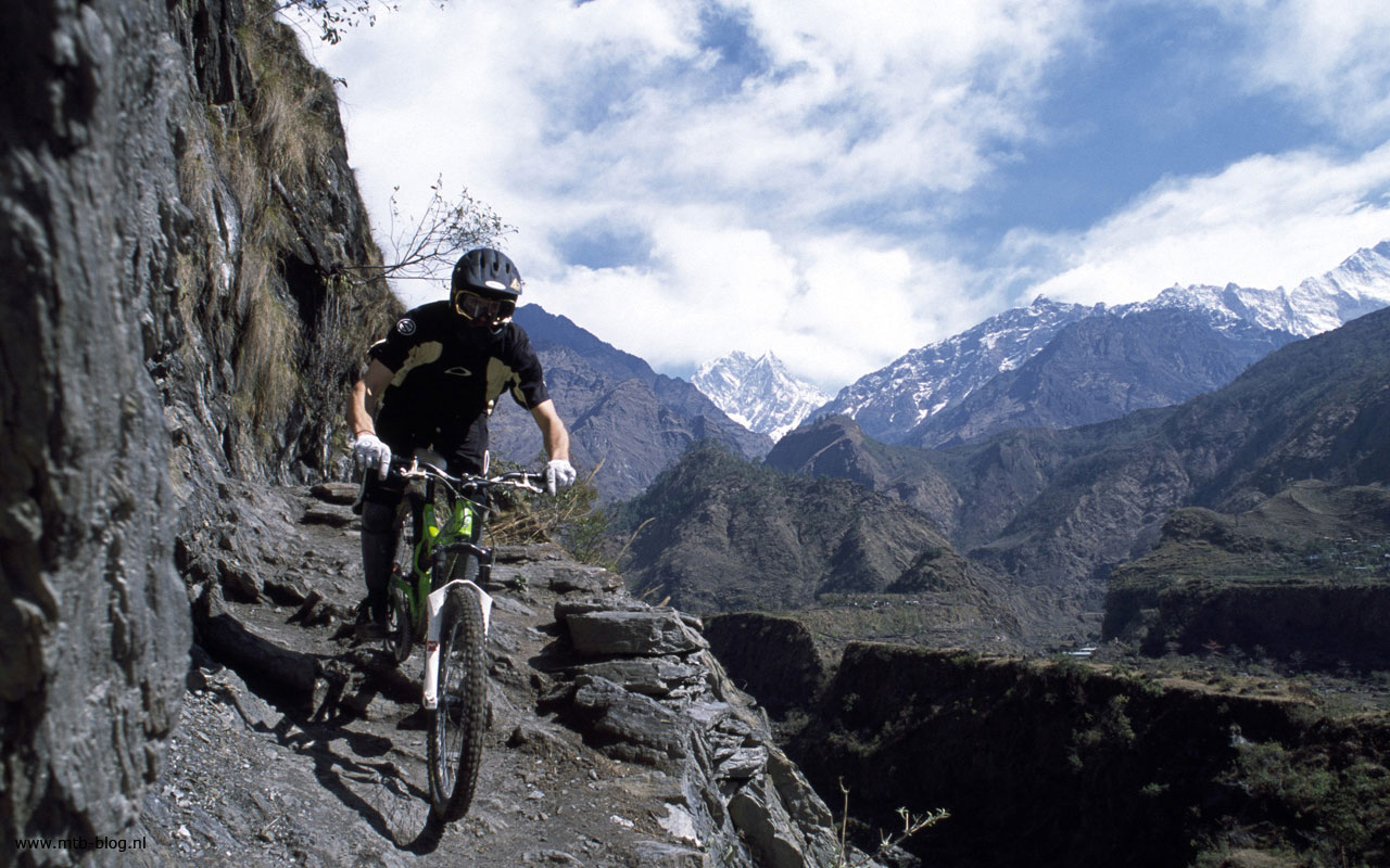 Mountain Bike Action Wallpaper Picture With