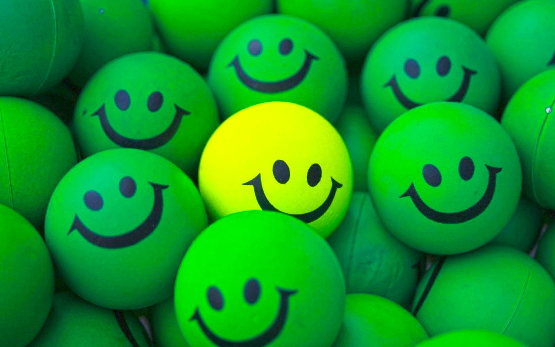 57 Smiley Faces Wallpapers on WallpaperPlay