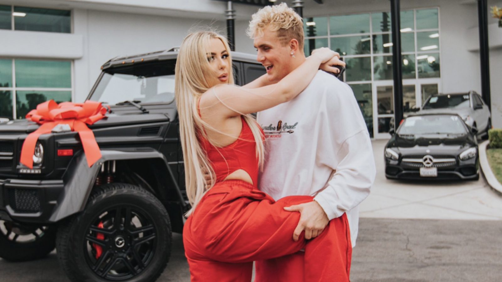 Jake Paul And Tana Mongeau Engaged After R Proposes In