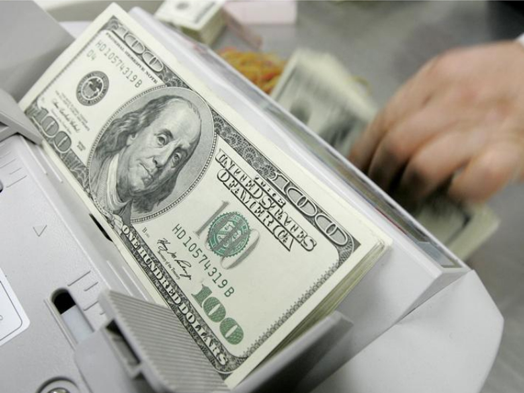 Dollar Sheds Paisa In Interbank Closes At Rs