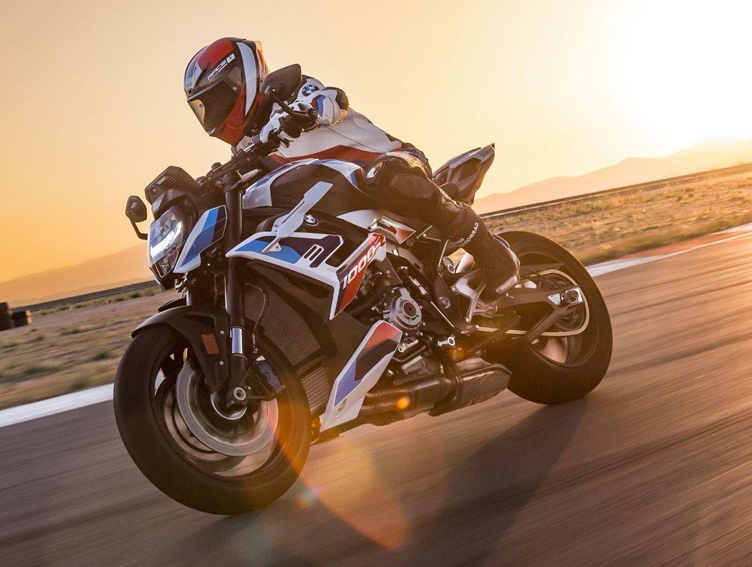 Bmw M R Details And Insurance Bemoto