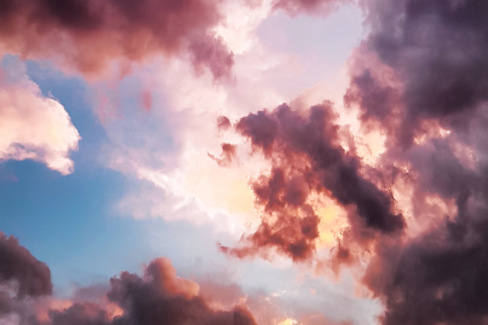 Gorgeous Clouds Wallpaper