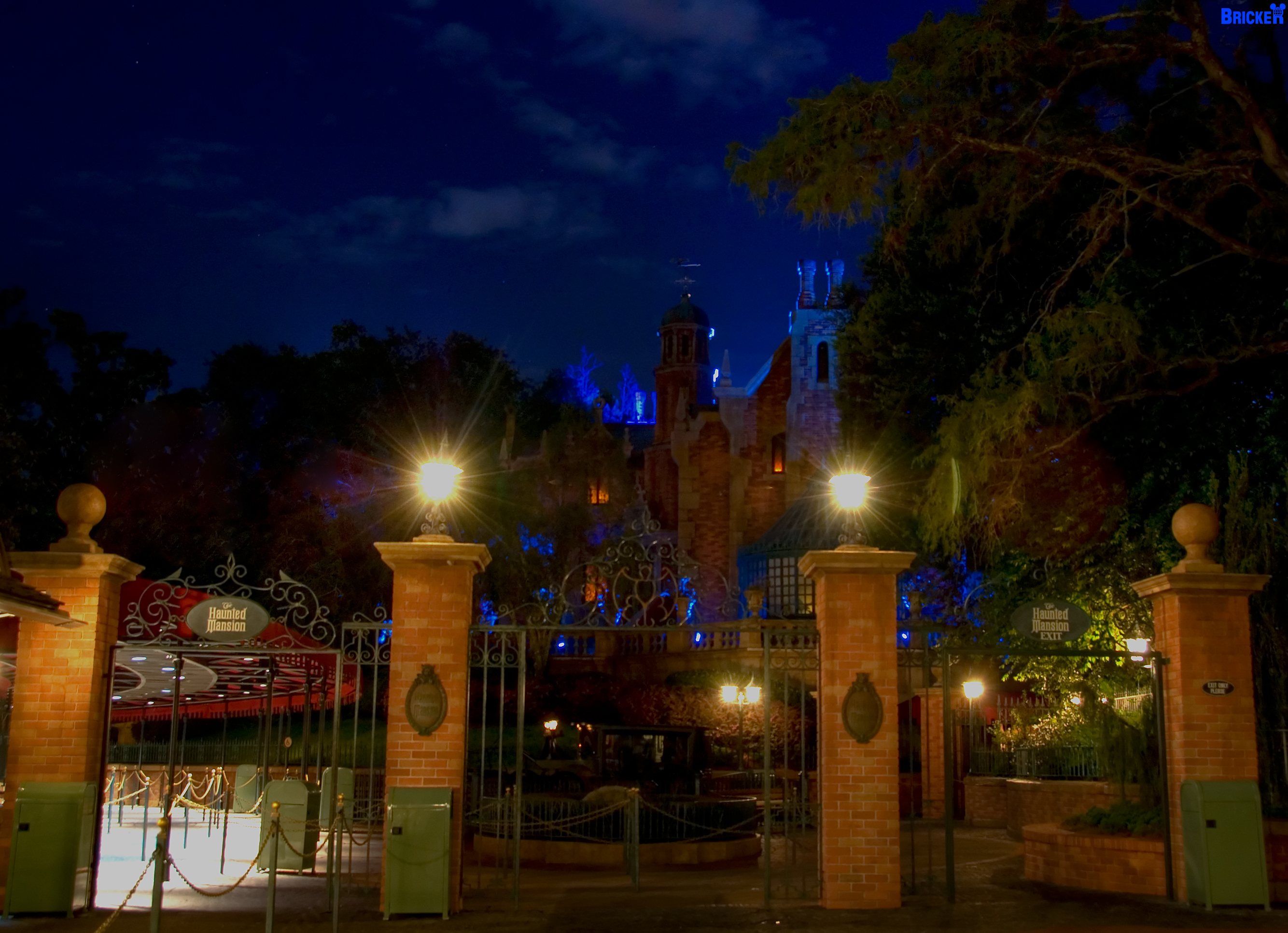 Walt Disney World Haunted Mansion At Night Image Pictures Becuo