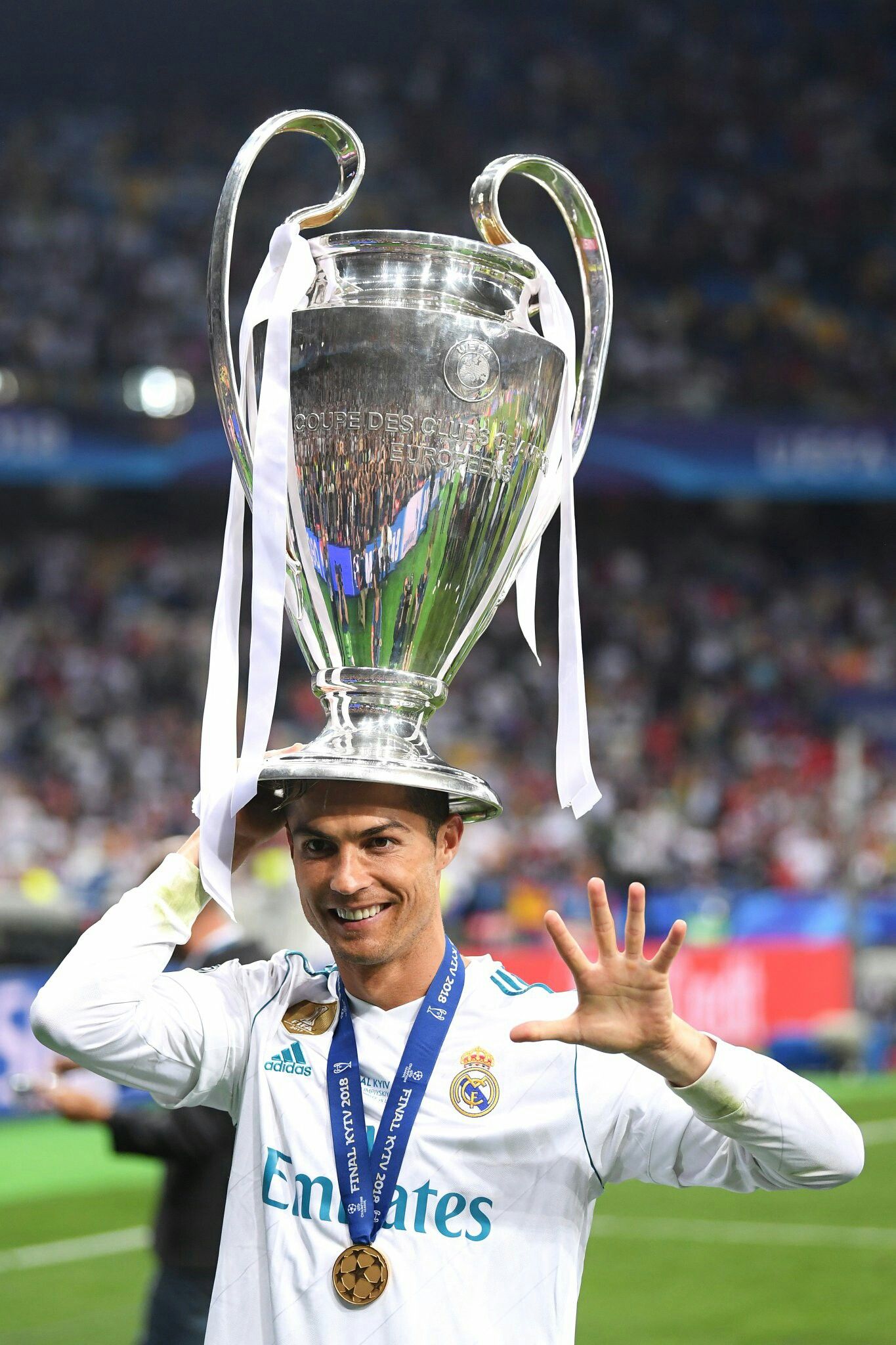 43+] Cristiano Ronaldo With UCL Trophy Wallpapers - WallpaperSafari