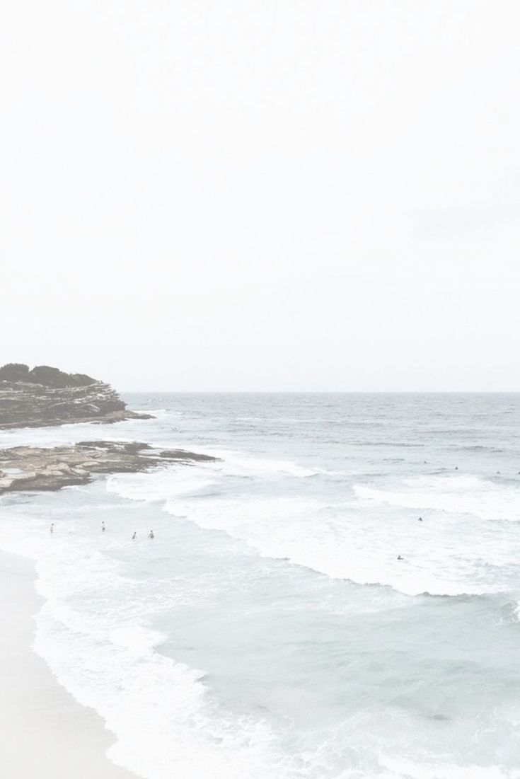Seriin Kyuu On White Beach Theme Wallpaper