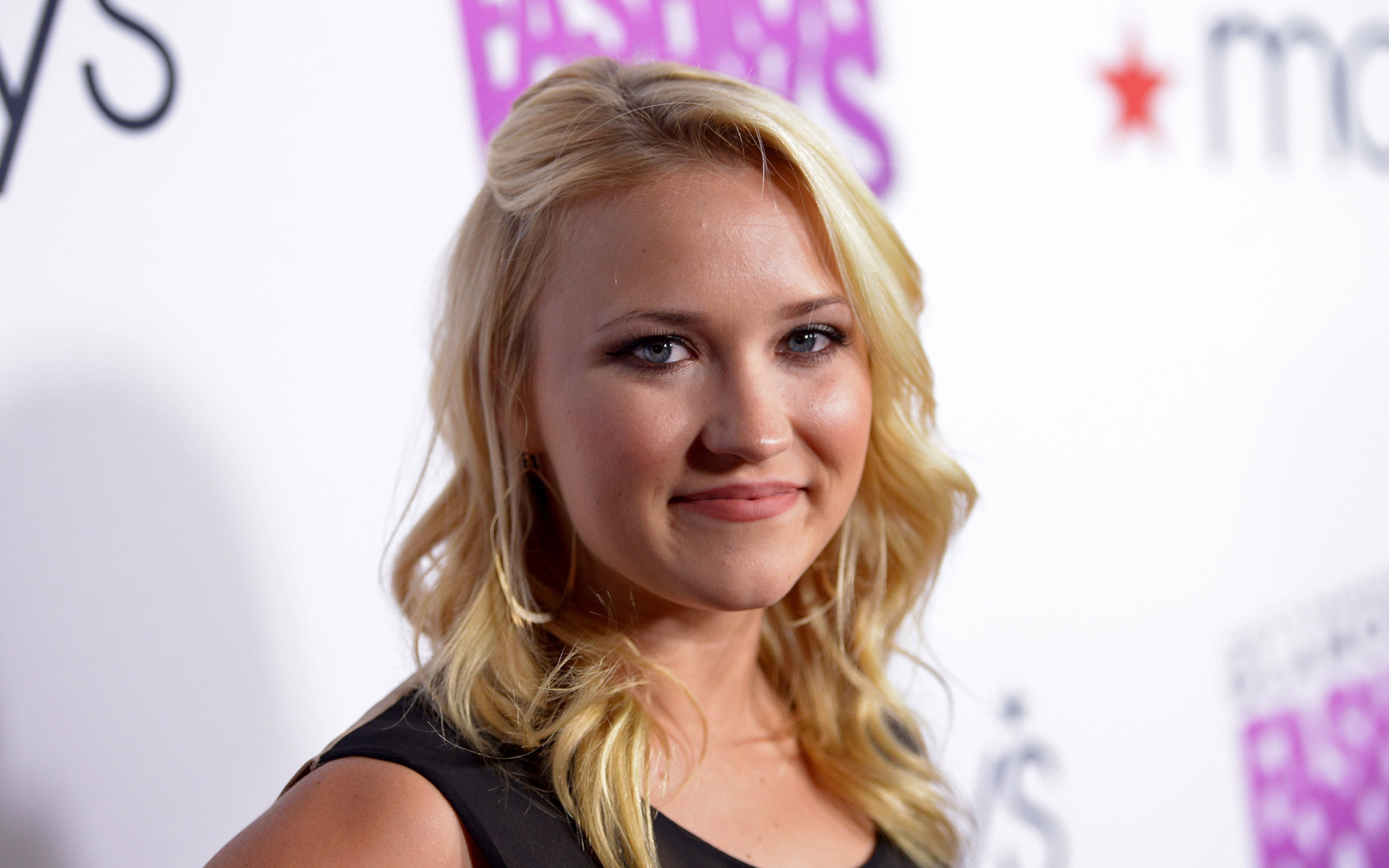 Emily Osment Wallpaper HD Full Pictures
