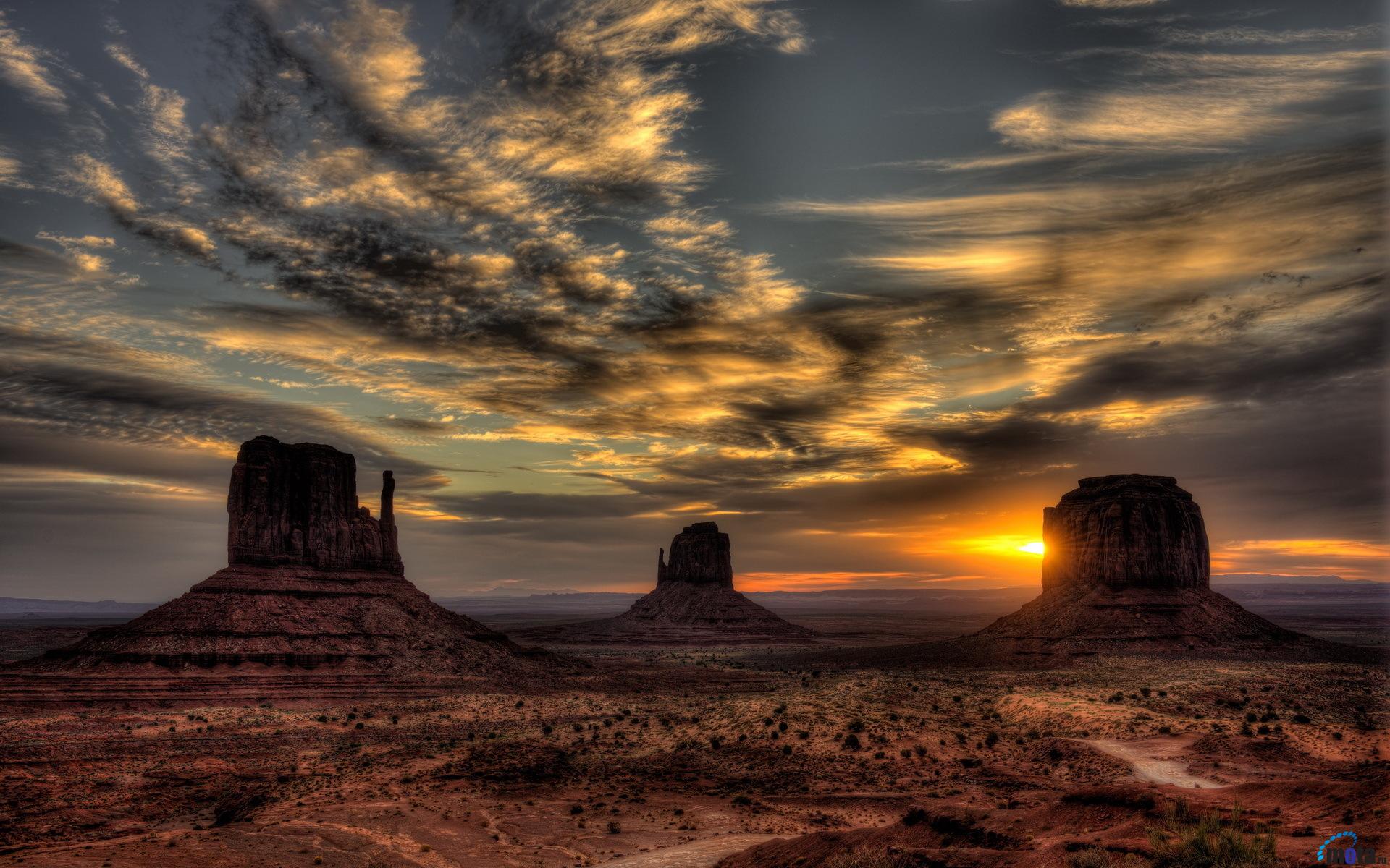 Wallpaper Amazing Sunset In Monument Valley Utah Usa