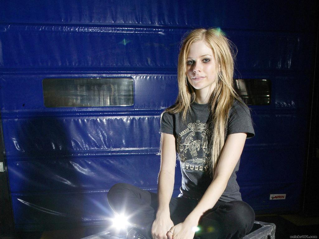 Avril Lavigne High Quality Wallpaper Size Of