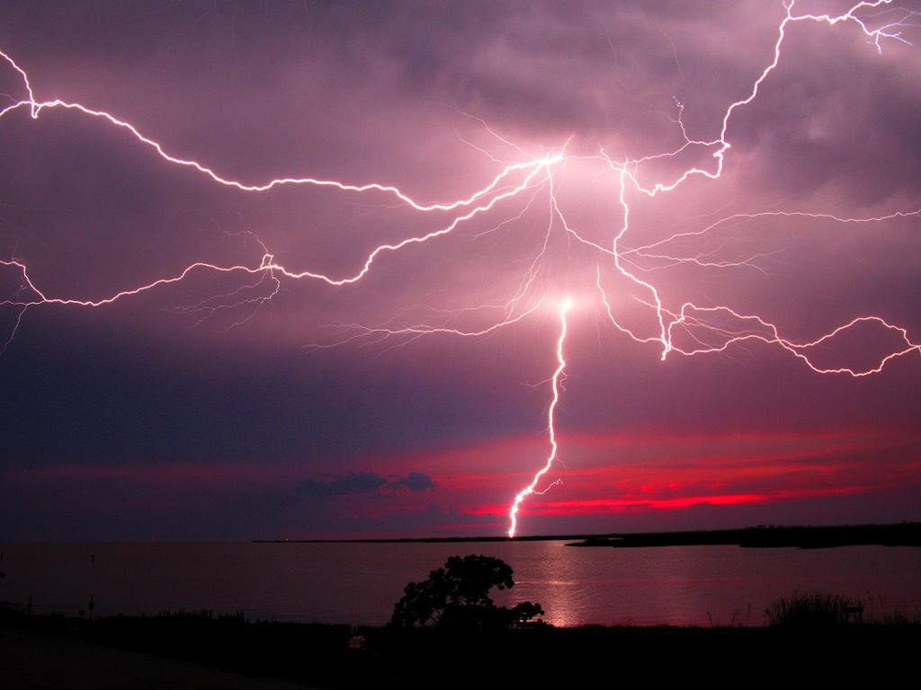 Wow This Is One Of The Best Lightning Image I Ever Seen Red Sunset