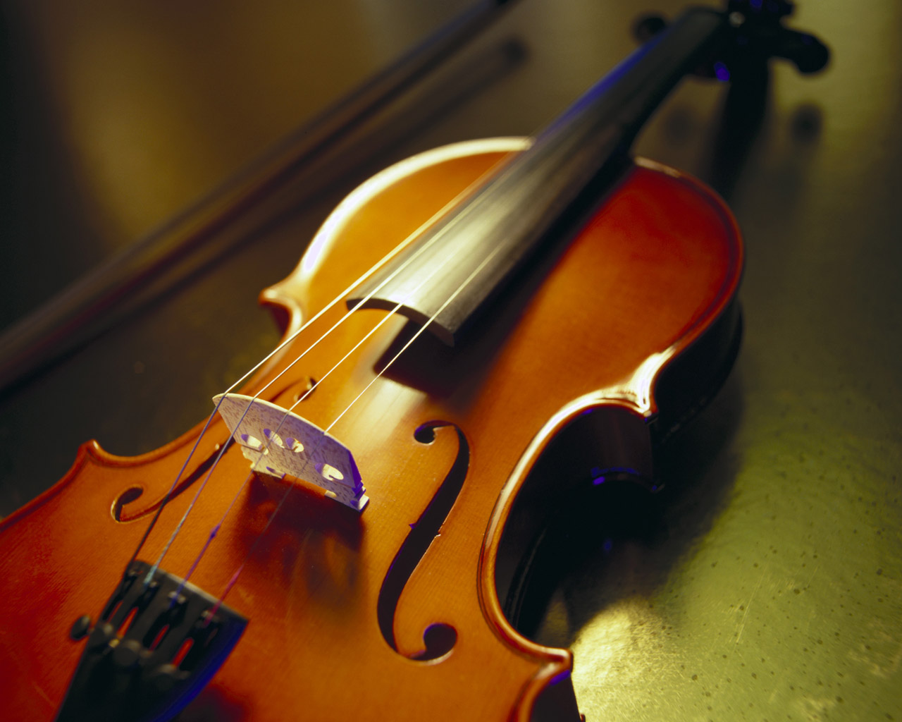 Beautiful Violin Desktop Wallpaper