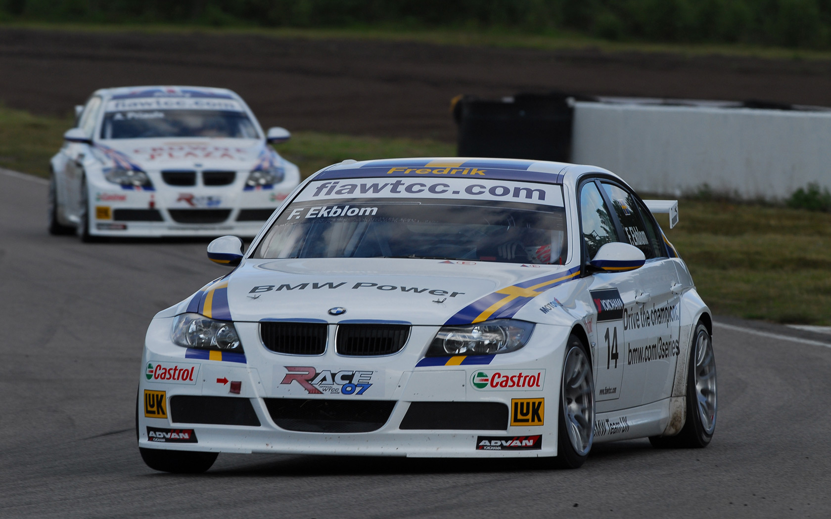 Bmw 320si Wtcc Race Car Available Resolutions