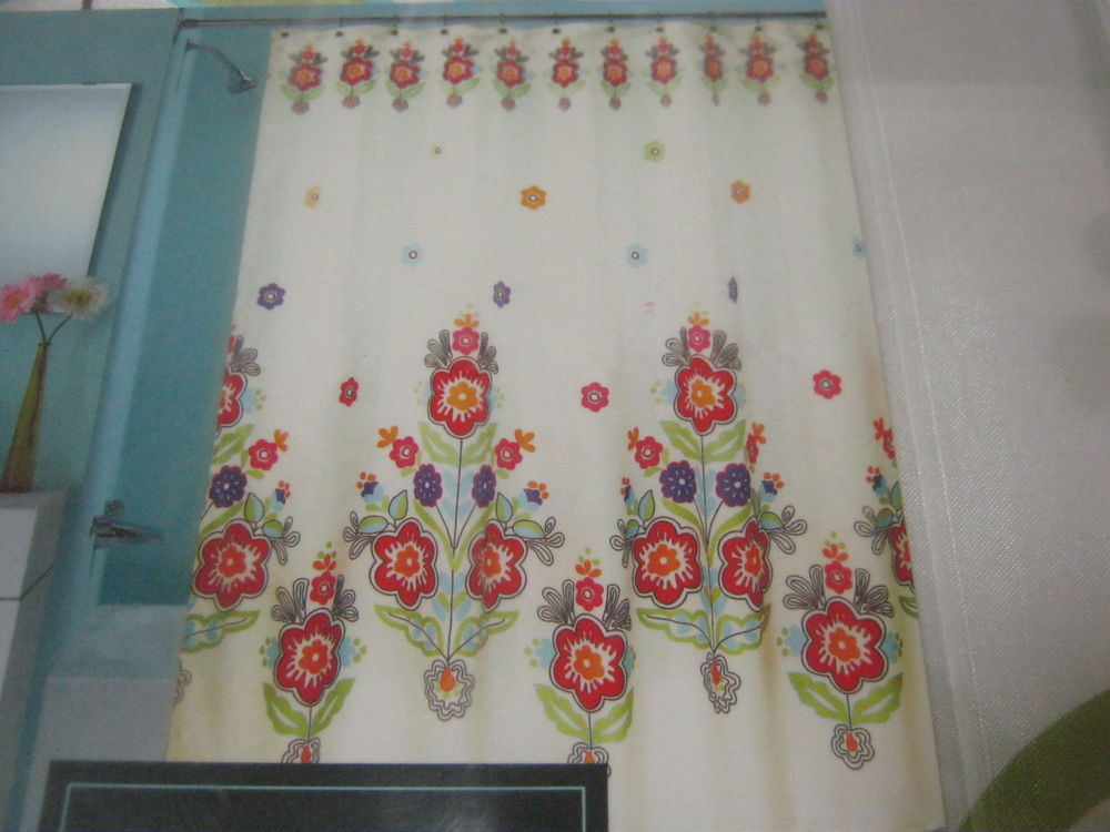 Cynthia Rowley Shower Curtain Floral White Background Nip