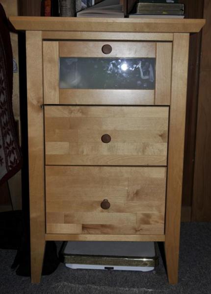 For Sale Double Bed Bedside Tables Wardrobe And Mattresses Zh