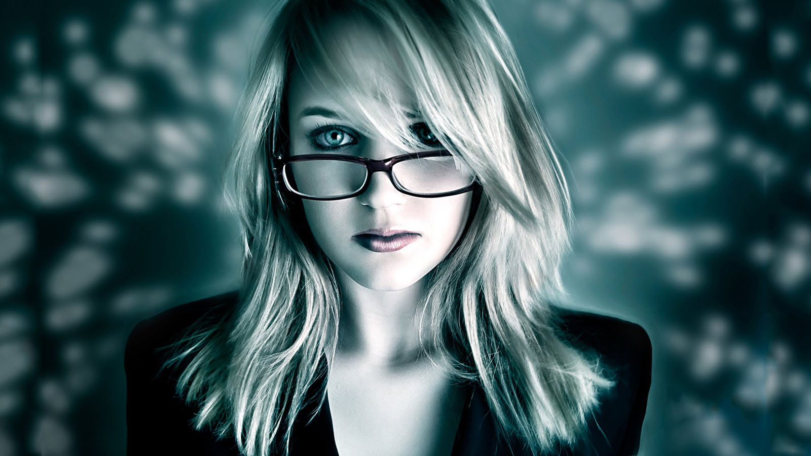 Cool Girl S Wallpaper