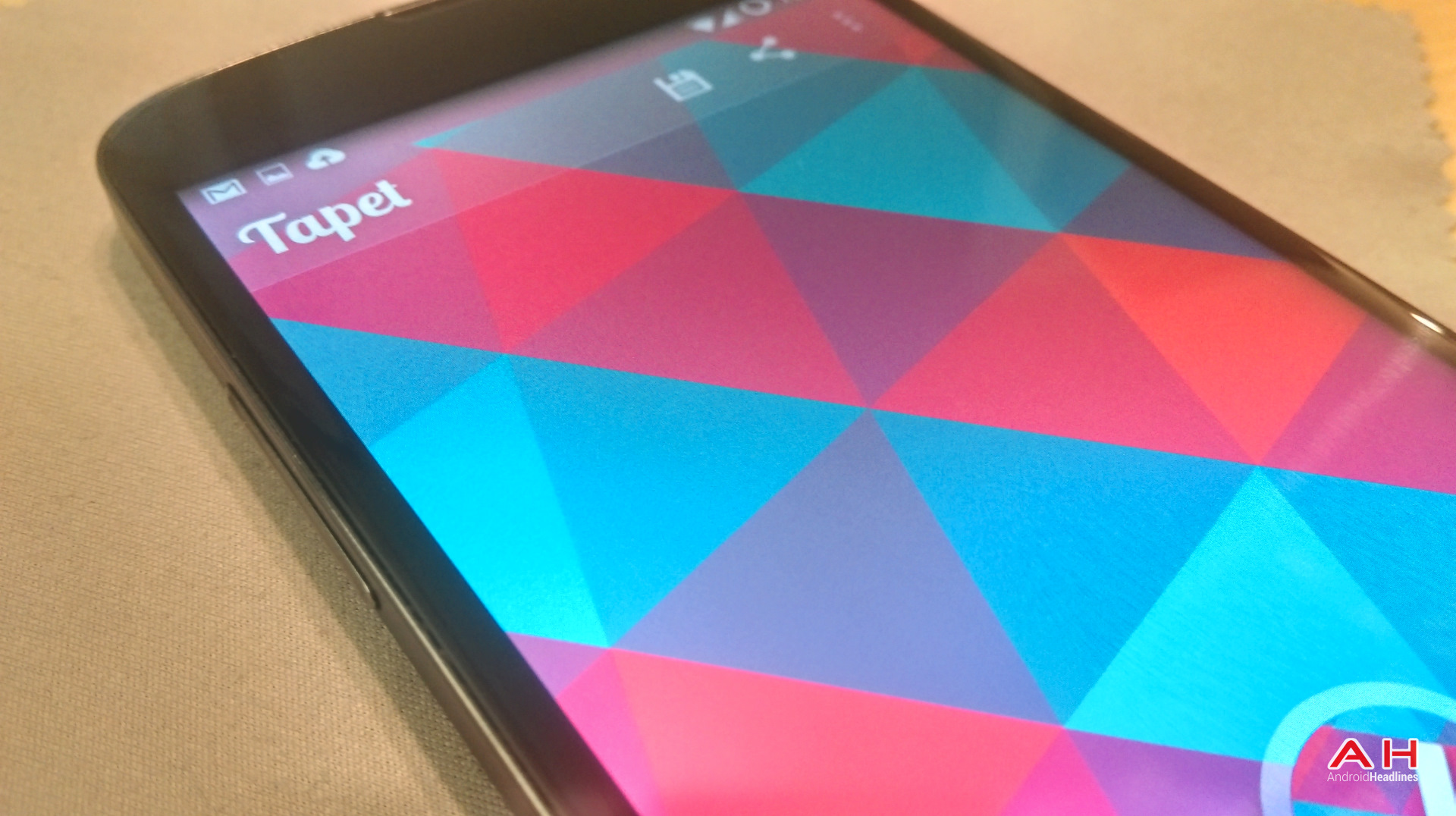 Tapet HD Material Wallpaper Gives Your Homescreen A Design