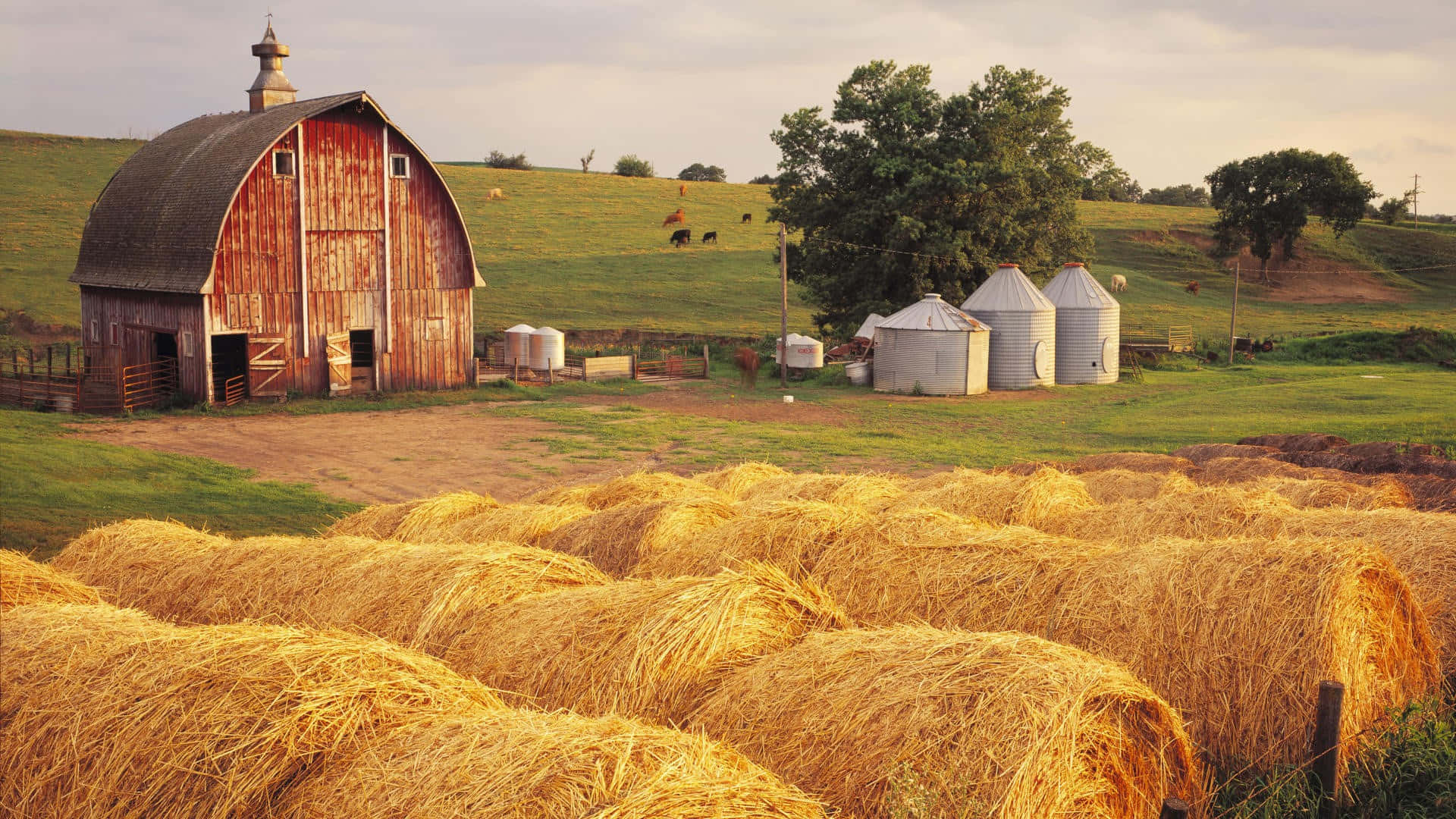 Farmhouse Desktop Wallpaper