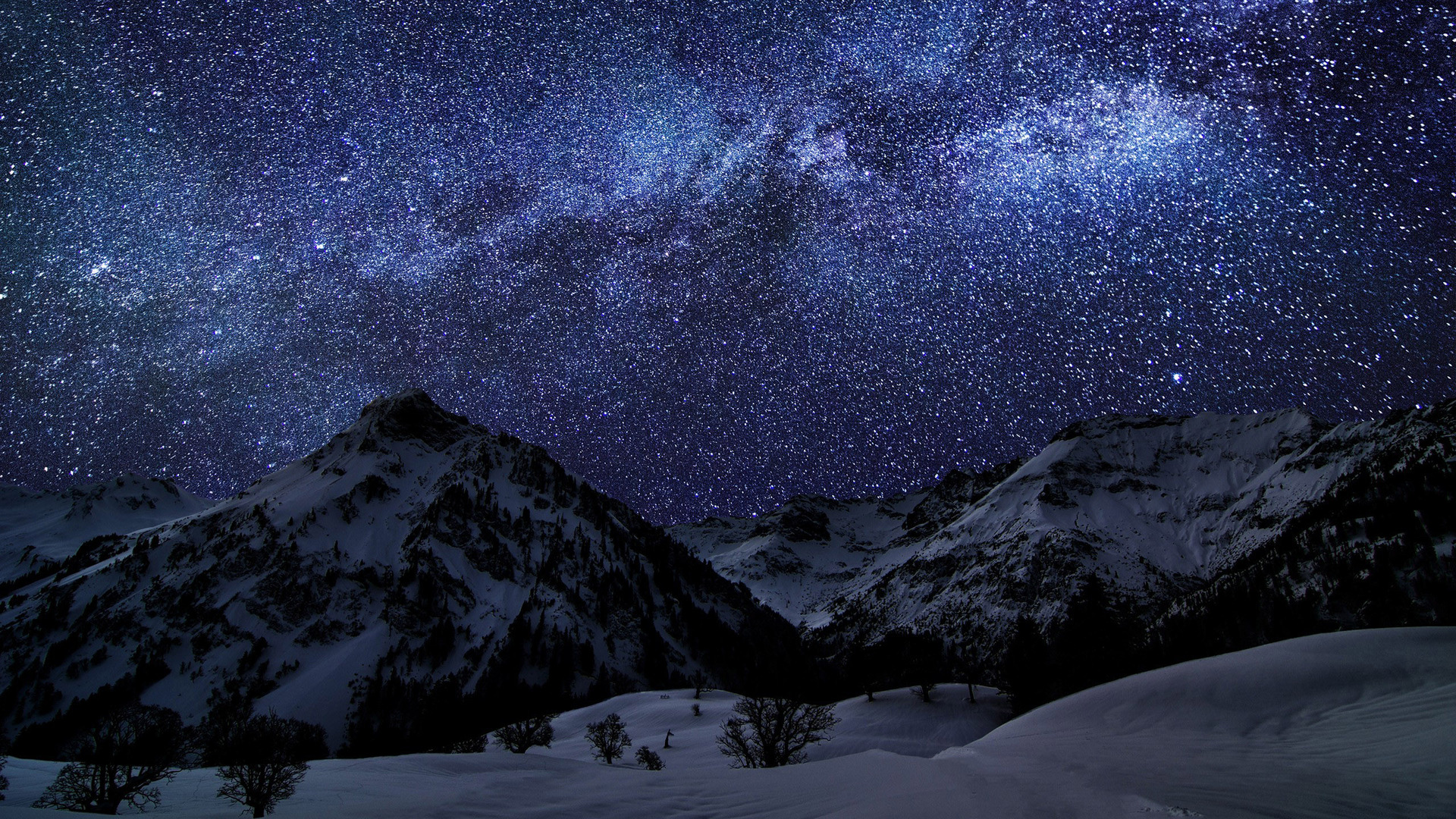 Milky Way above the mountains Wallpaper