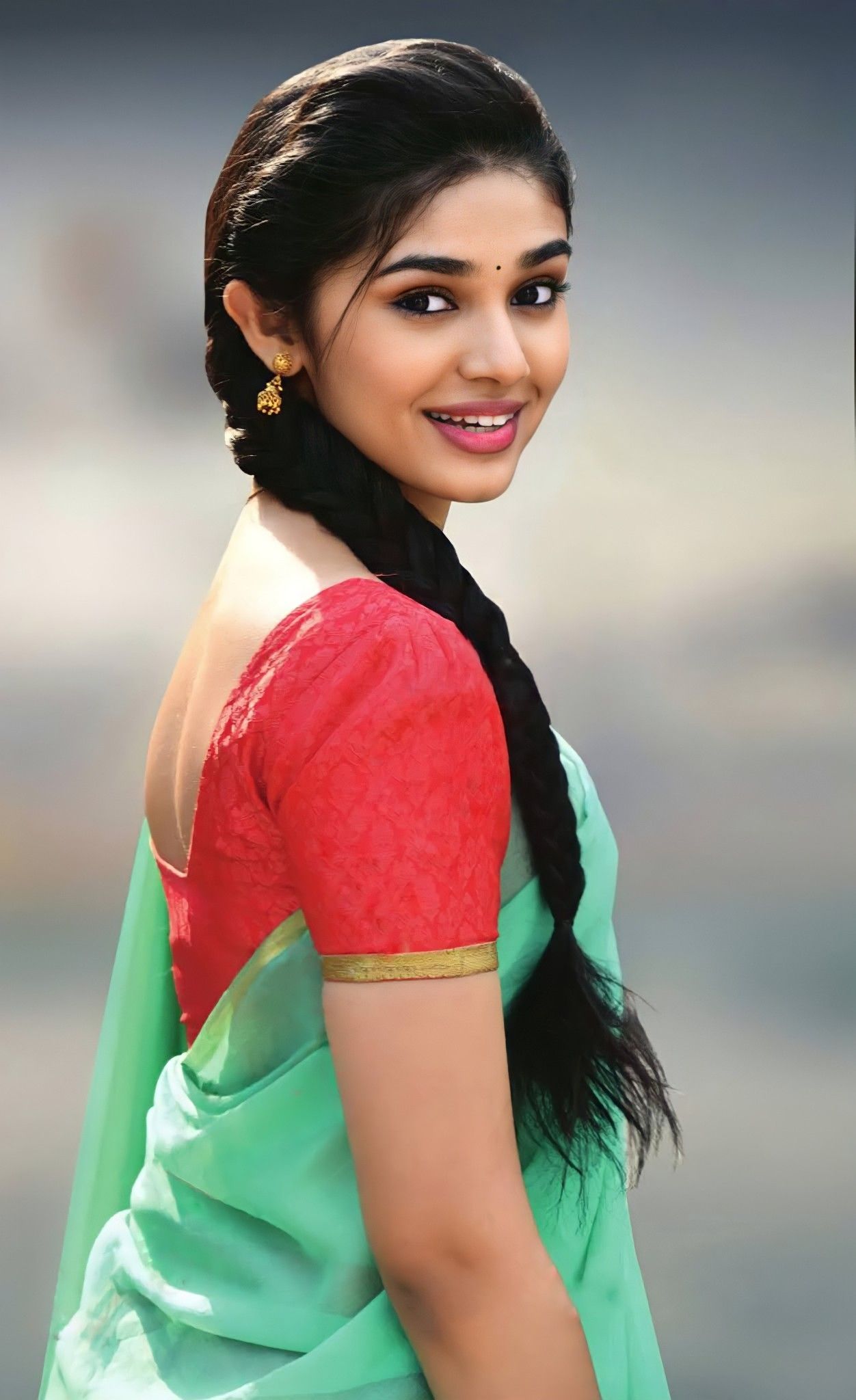 Saree Actress Krithi Shetty Image Wallpaper