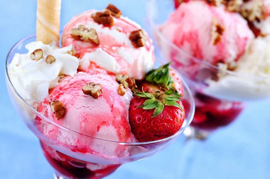 ice cream strawberry dessert hd wallpaper