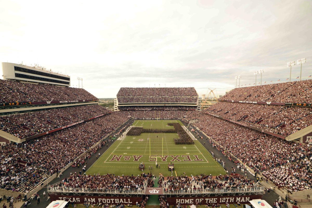 Texas A M Regent Wants Kyle Field To Be Named The House That Johnny