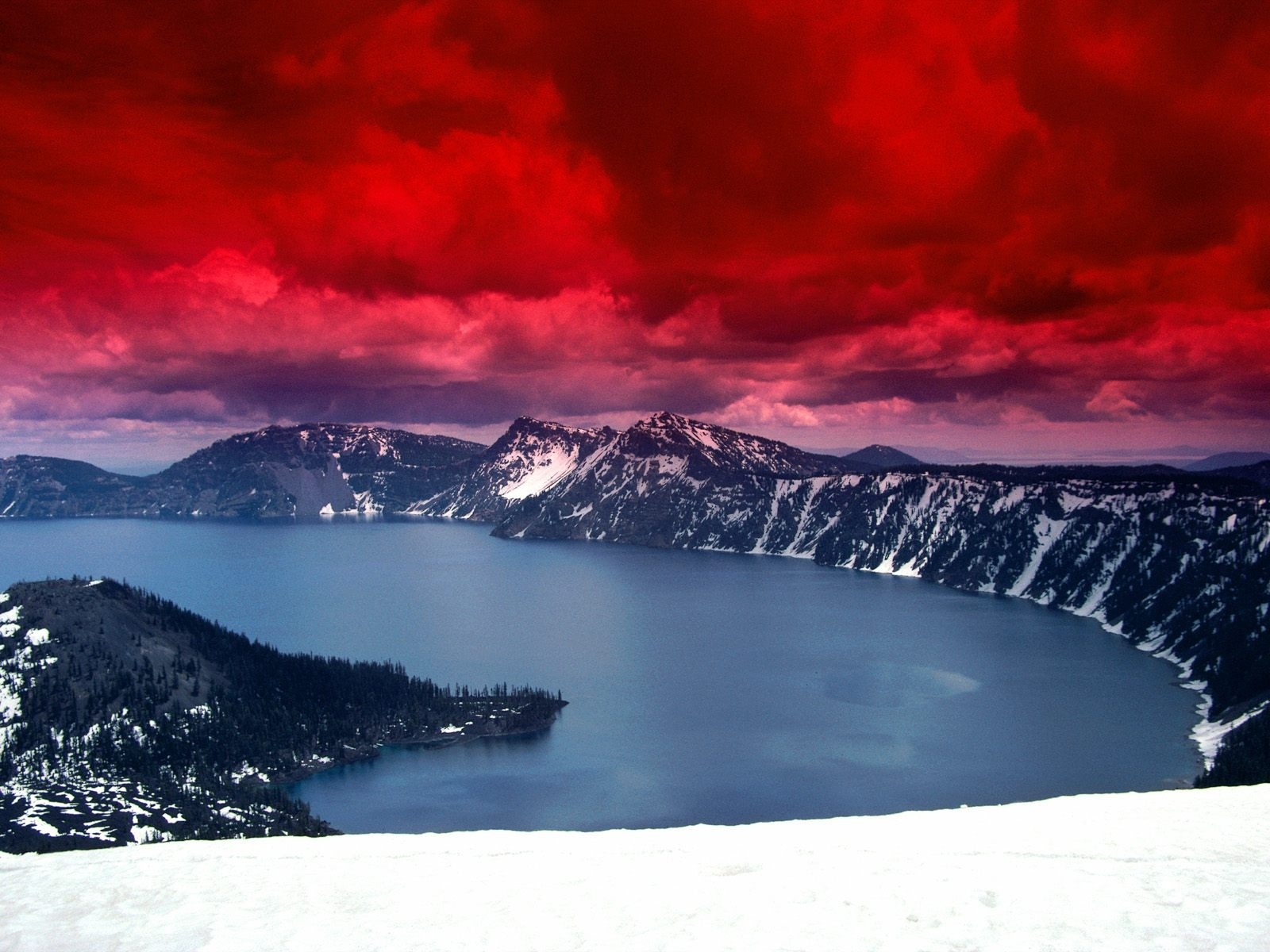 Crater Lake Oregon Wallpaper