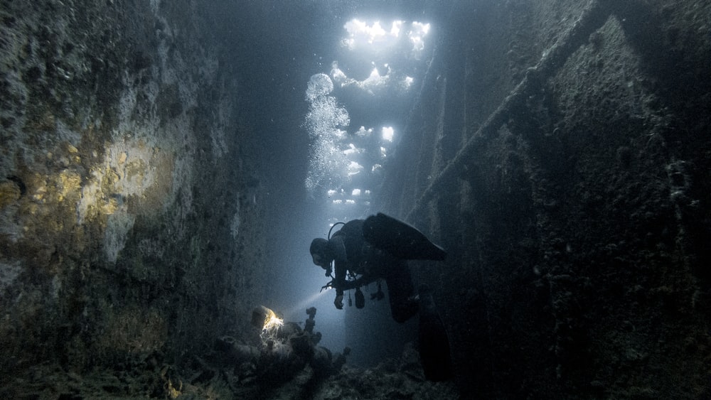 Underwater Wreck Pictures Image