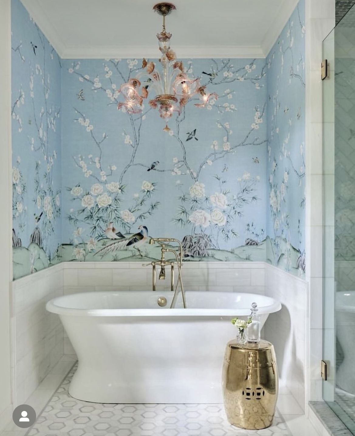 Lisa Edwards On Bathrooms Wallpaper