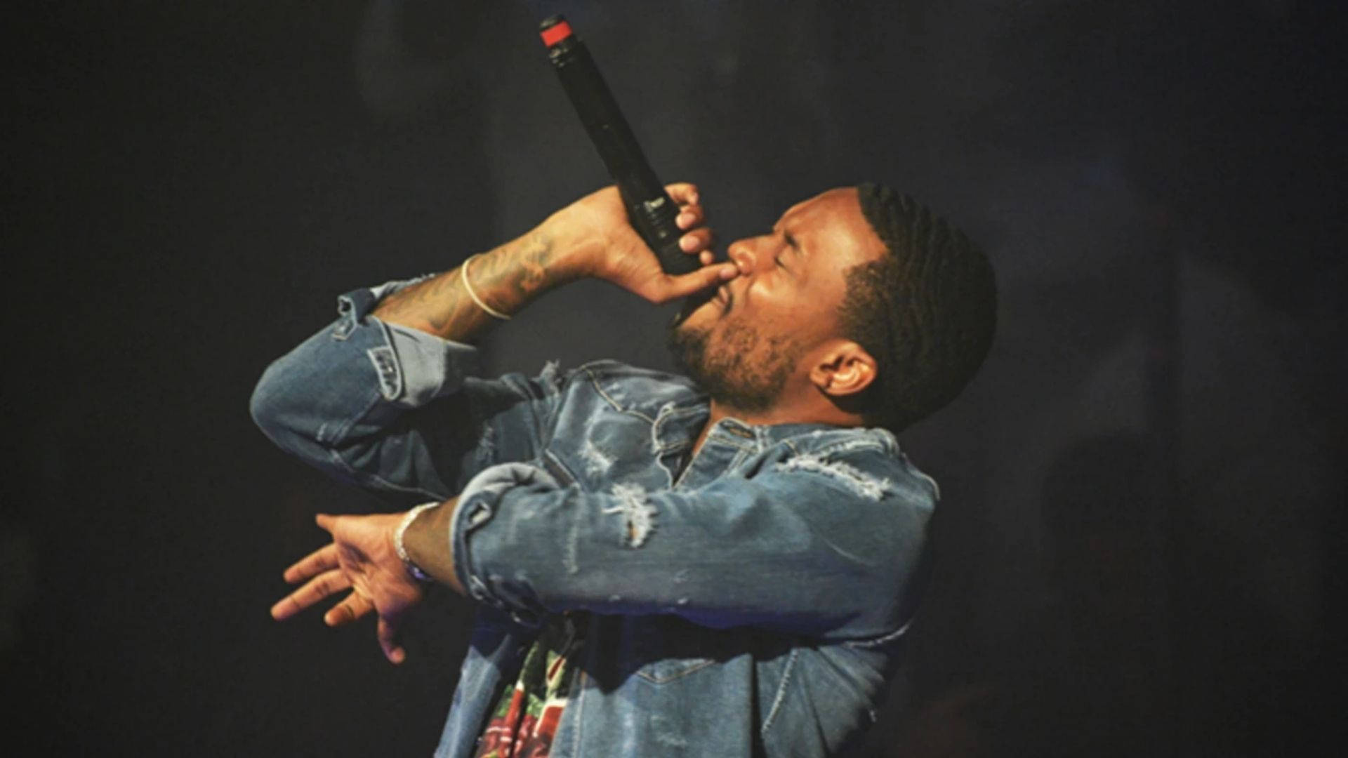 Rapping Meek Mill Wallpaper
