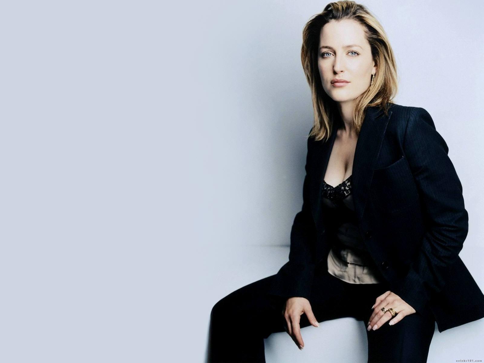 Gillian Anderson Wallpaper Pictures To Pin