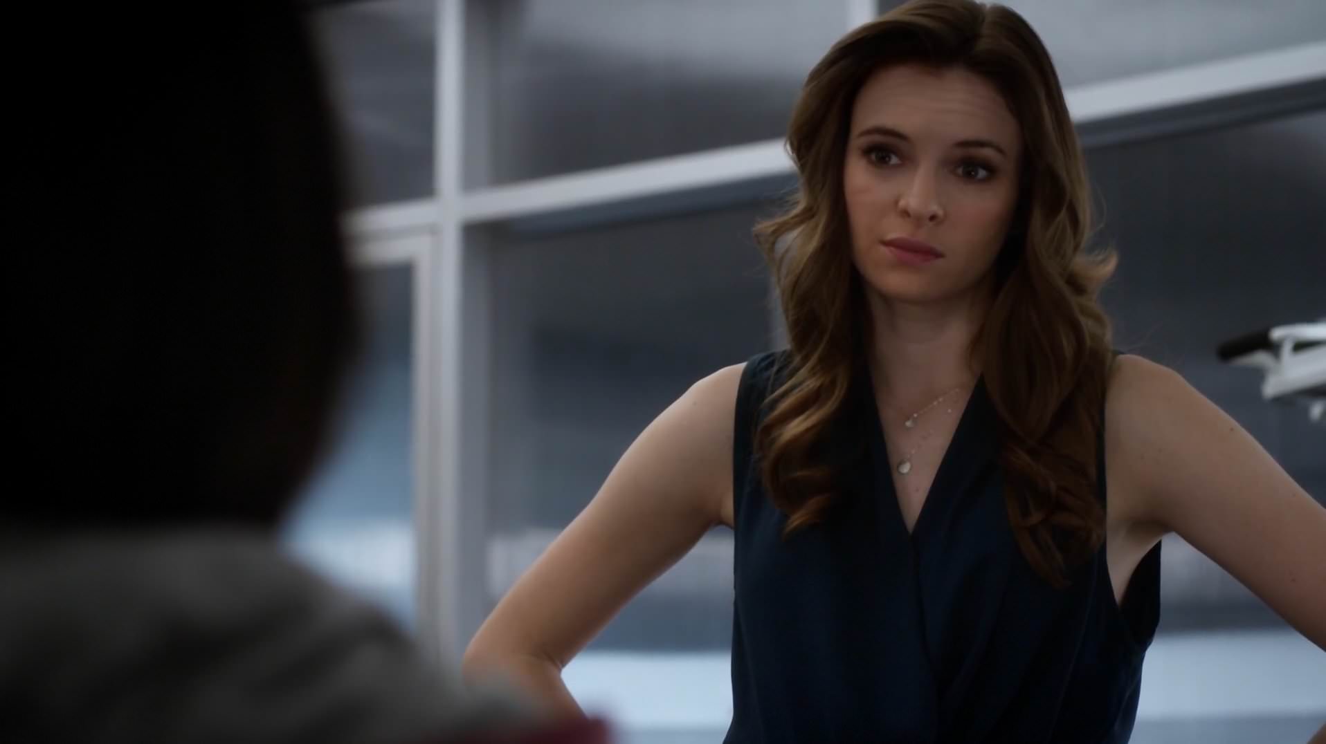 Caitlin Snow Imagens In Flash Back HD Wallpaper And
