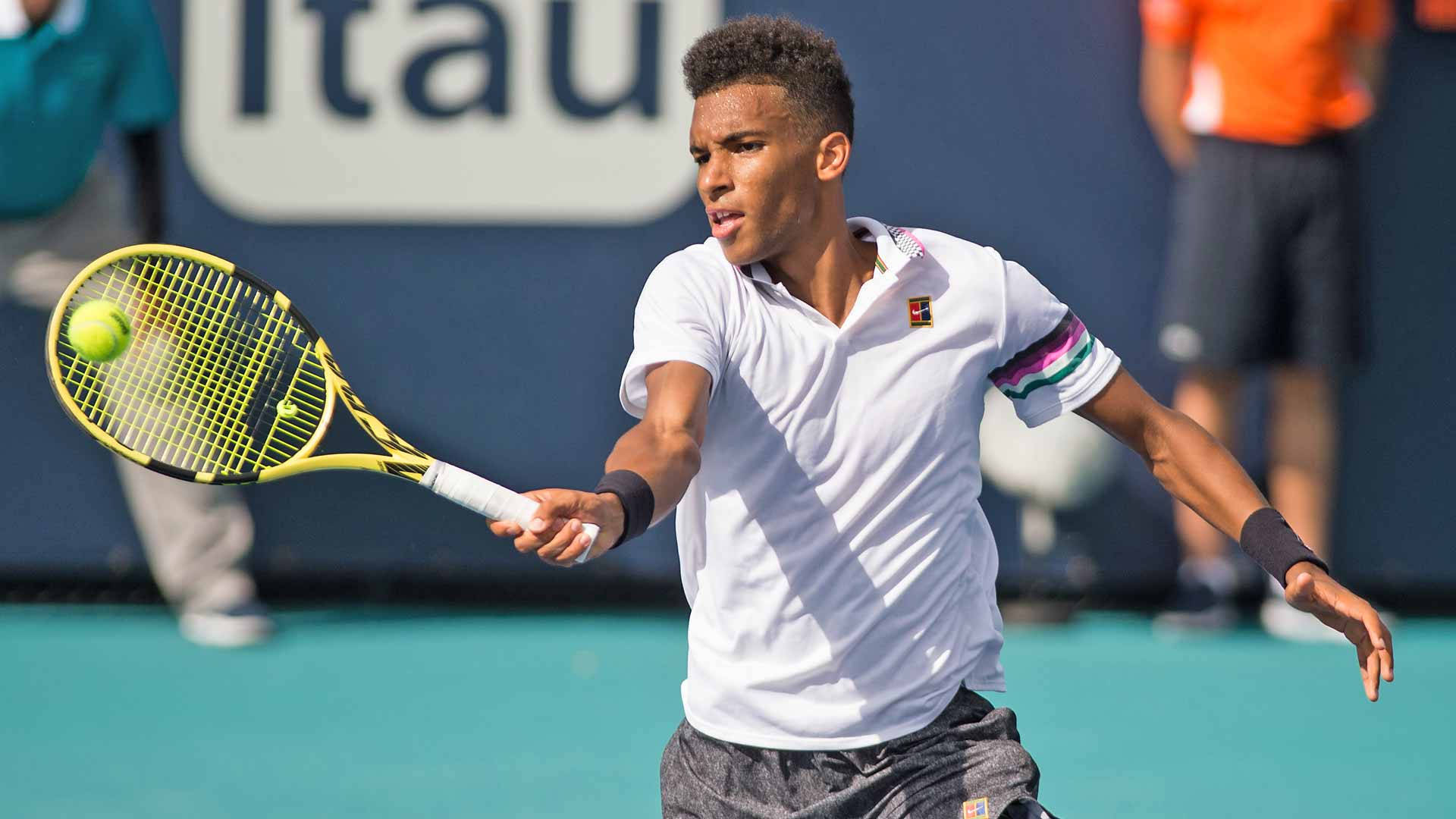 Dynamic Forehand Stroke By Felix Auger Wallpaper
