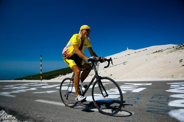 climbing men giant sunglasses cycling attila 1366x908 wallpaper Sports
