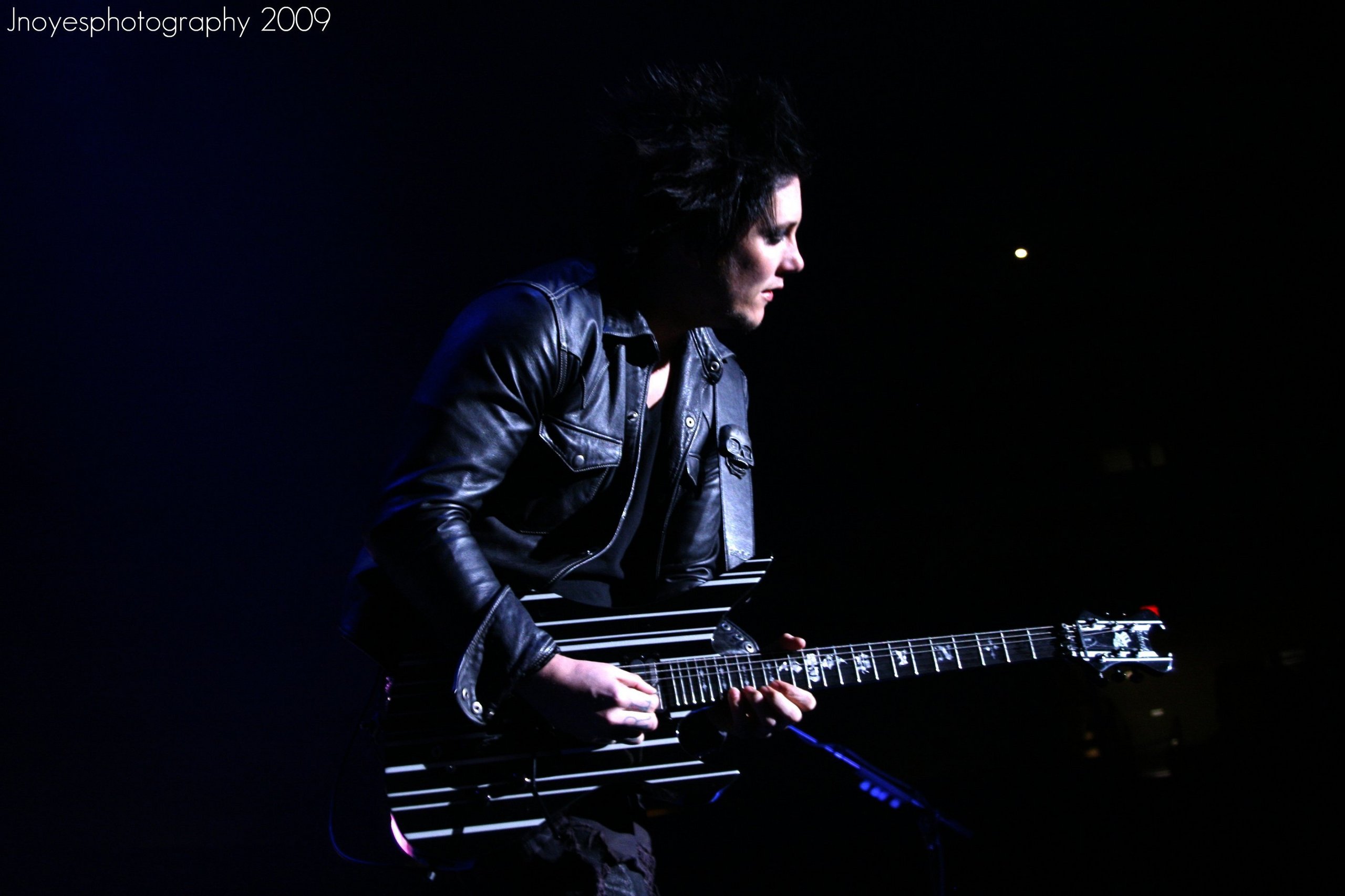 Download Synyster Gates Guitar Wallpaper Gallery 2560x1706