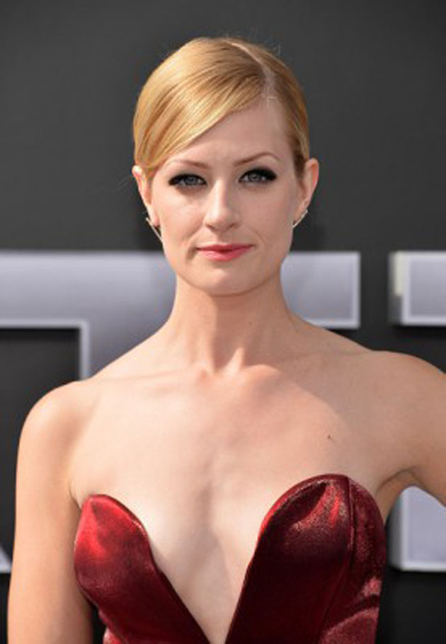 Beth Behrs Wallpaper Celebrity Hq Picture