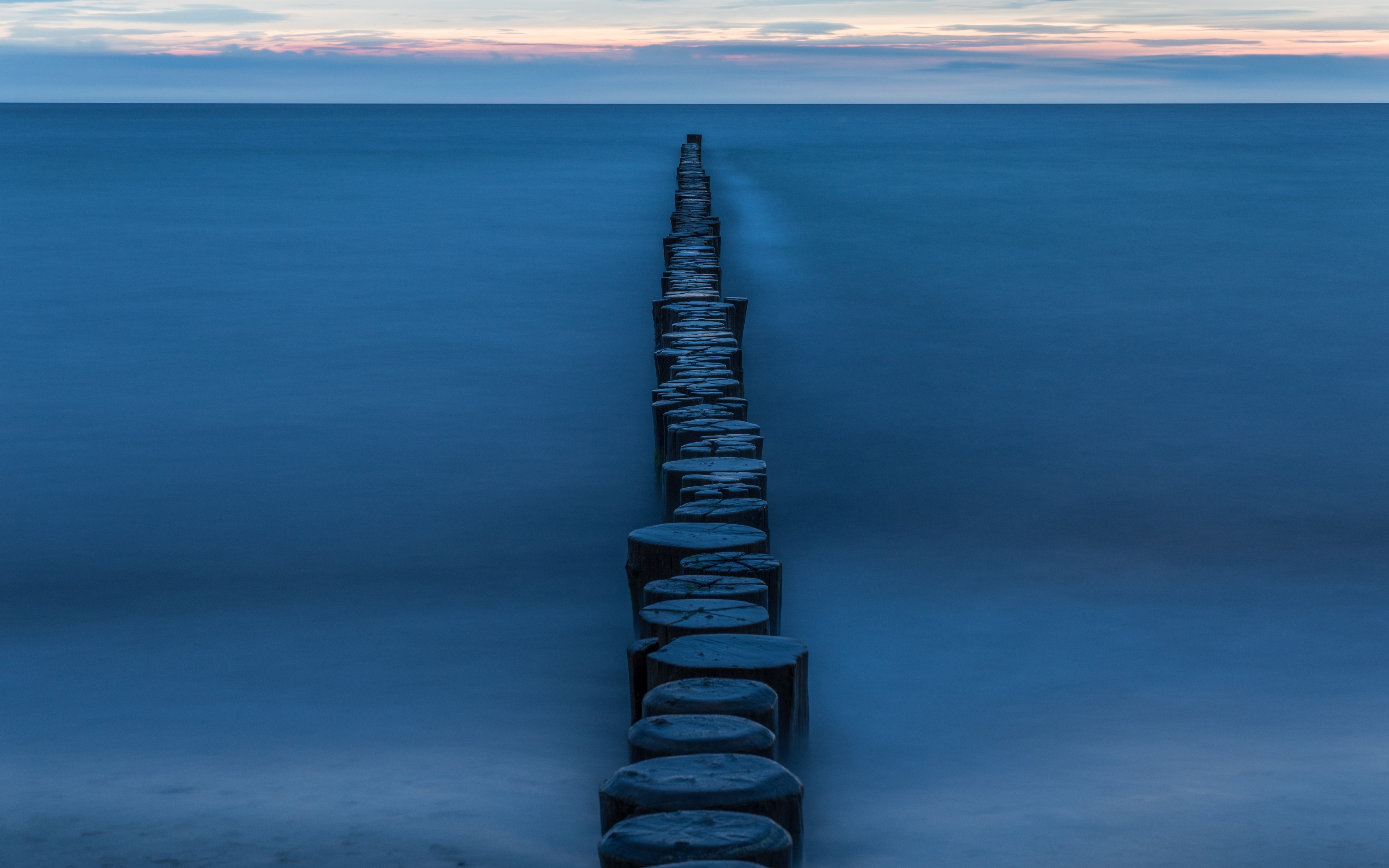 Wallpaper Beach Wooden Poles Separator