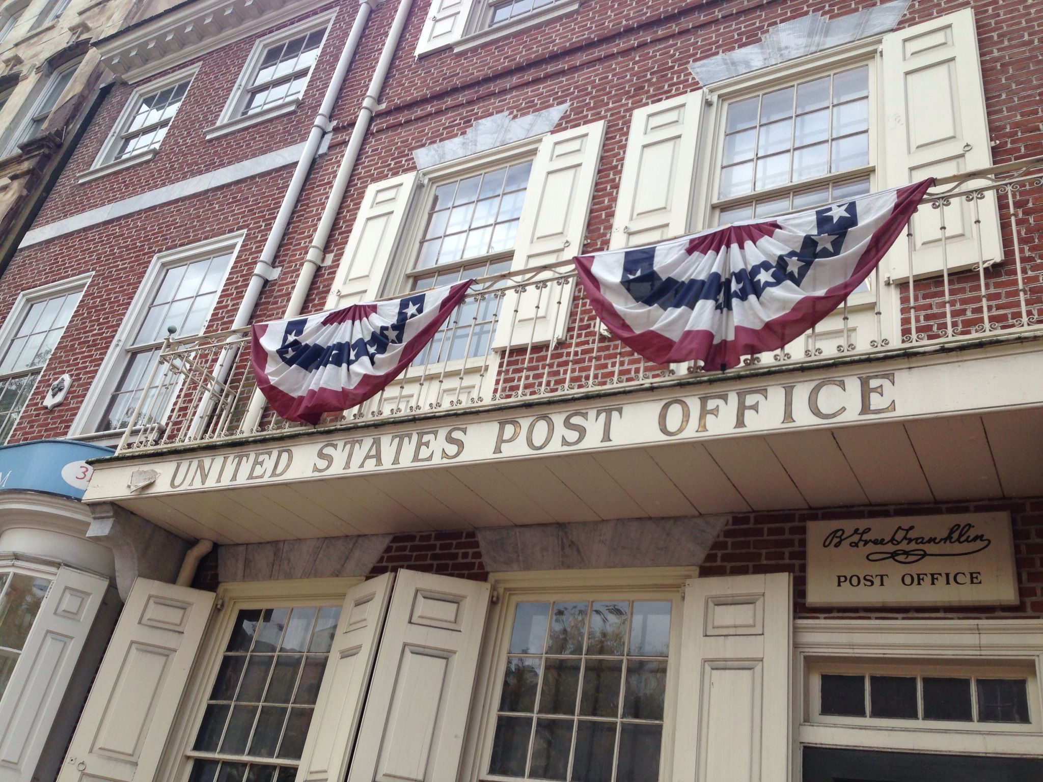 Post Office Wallpaper On