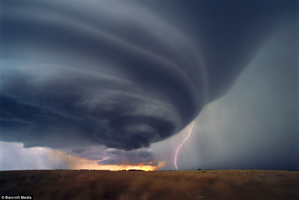 Astonishing Twisters Captured By Storm Chasing Photographer Jim Reed