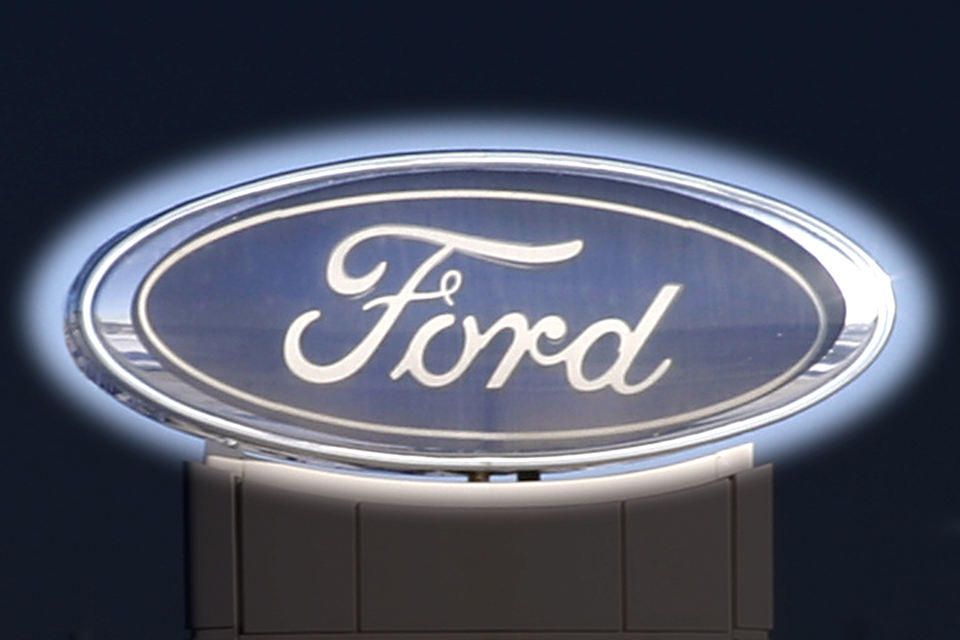 Ford Logo Wallpaper 960x640