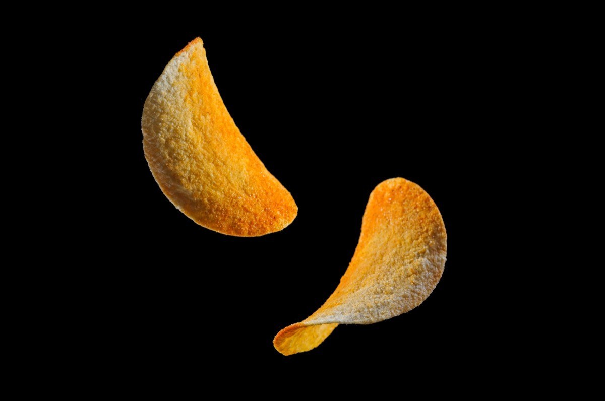 Hunger Hammer This Headset Feeds You Pringles While Game