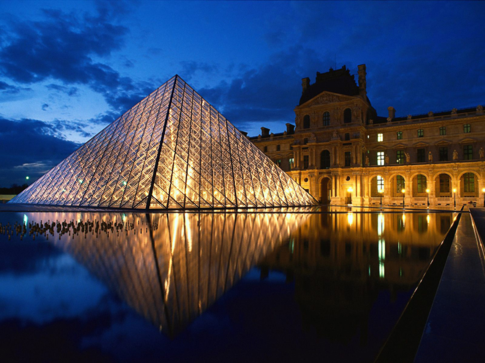 Paris Louvre Glass Pyramid HD Wallpaper Background